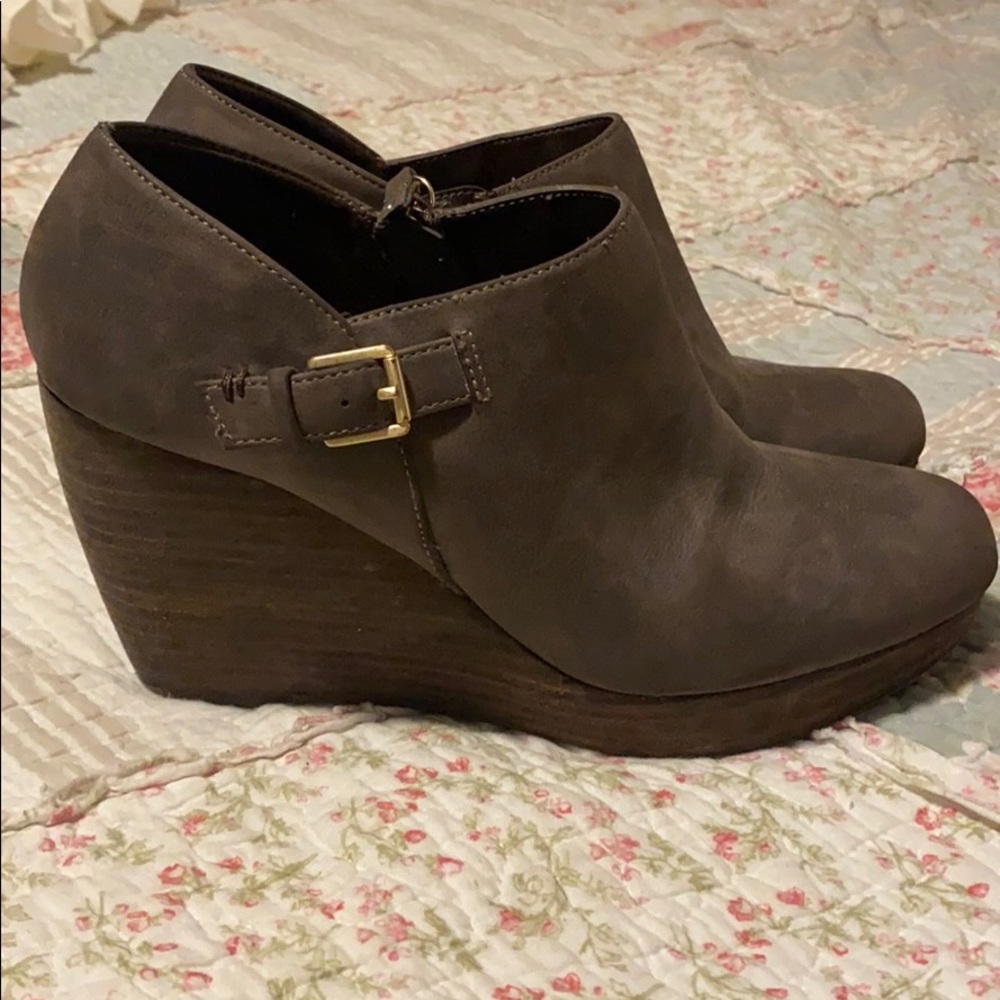 Dr Scholl’s wedge booties